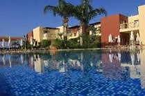 Electra Holiday Village מלון *